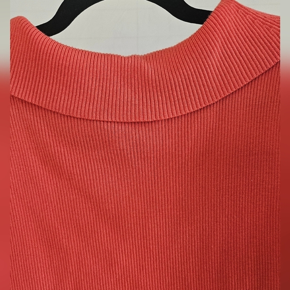 Beautiful Coral Shoulder Sweater - Picture 2 of 5